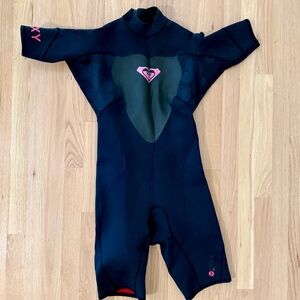 Roxy 1/2 Sleeve and Leg Wetsuit. Black, size 10/38 woman’s.